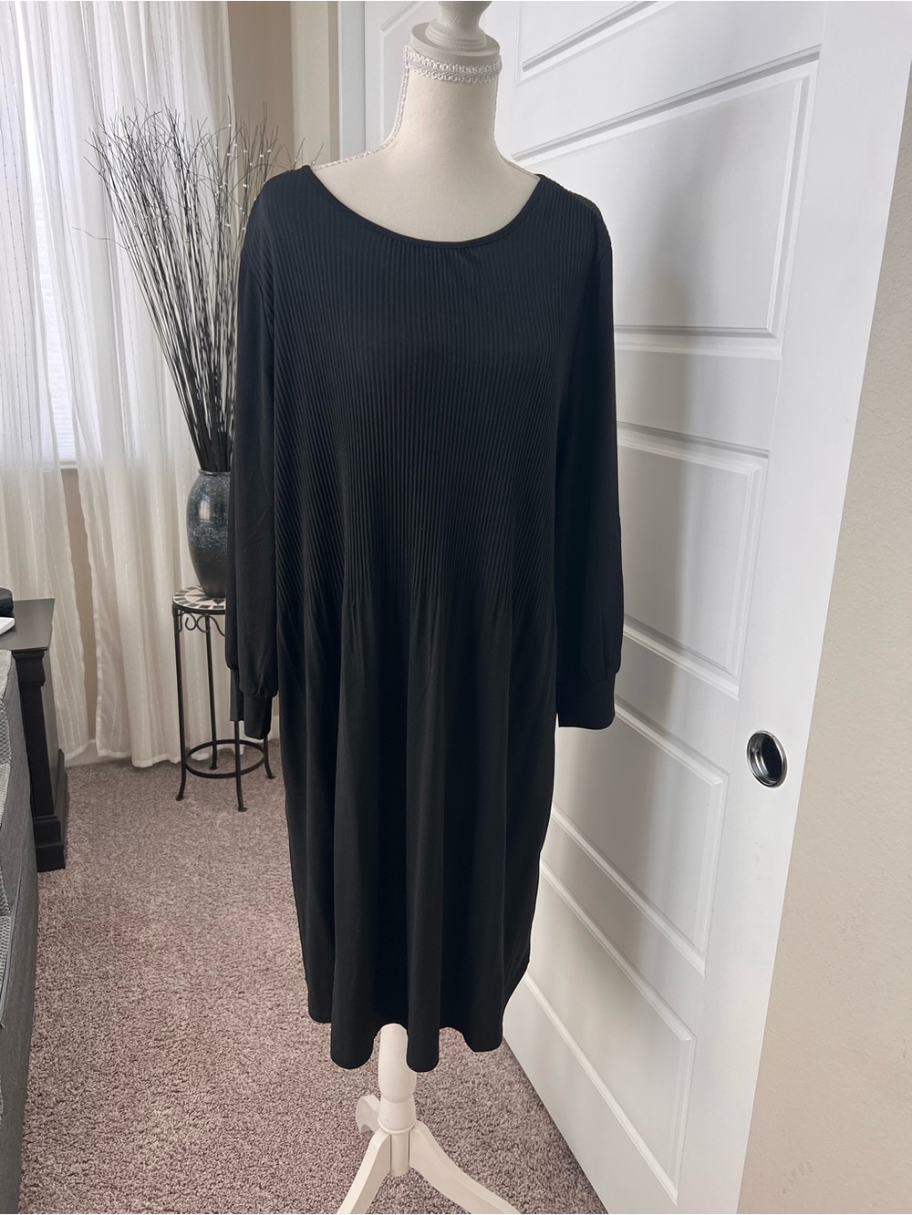 Adrianna Papell Black Long-Sleeve Pleated Midi Dress